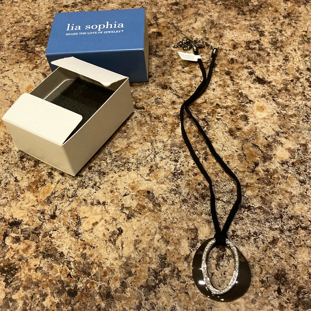 NWT Lia Sophia Adjustable Necklace - Picture 1 of 4